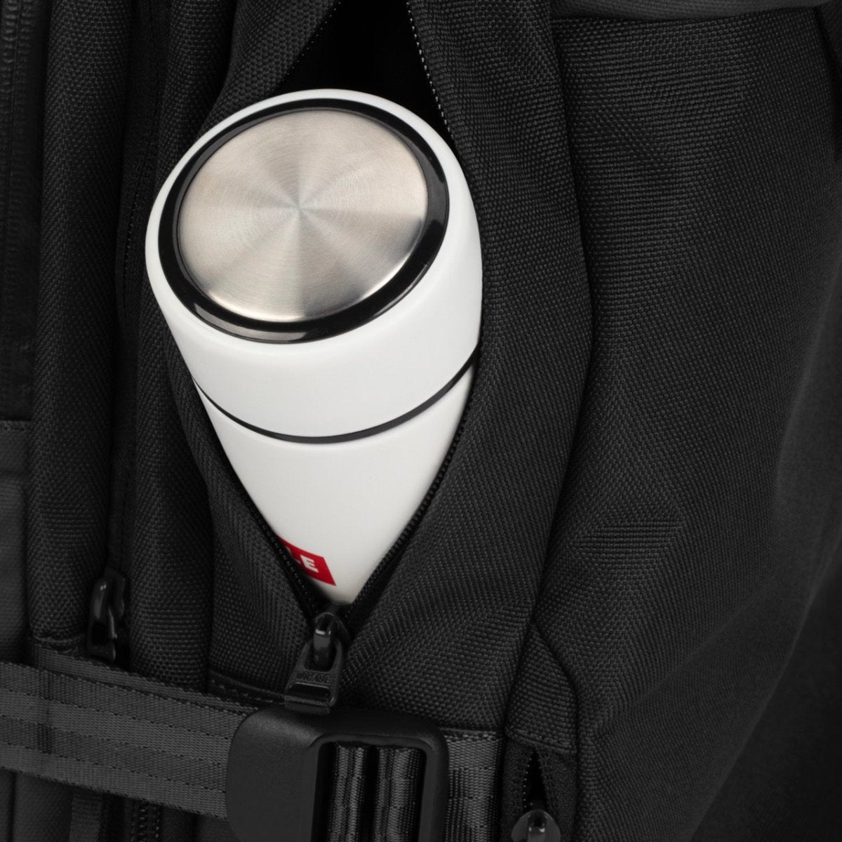 Incase A.R.C. Travel Pack With ReSpun 100% Recycled Polyester 38L - Ante ShopIncaseBag810006543520INCO - 100682 - BLK