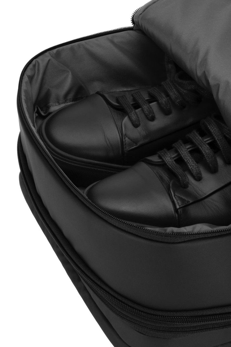 Incase A.R.C. Travel Pack With ReSpun 100% Recycled Polyester 38L - Ante ShopIncaseBag810006543520INCO - 100682 - BLK