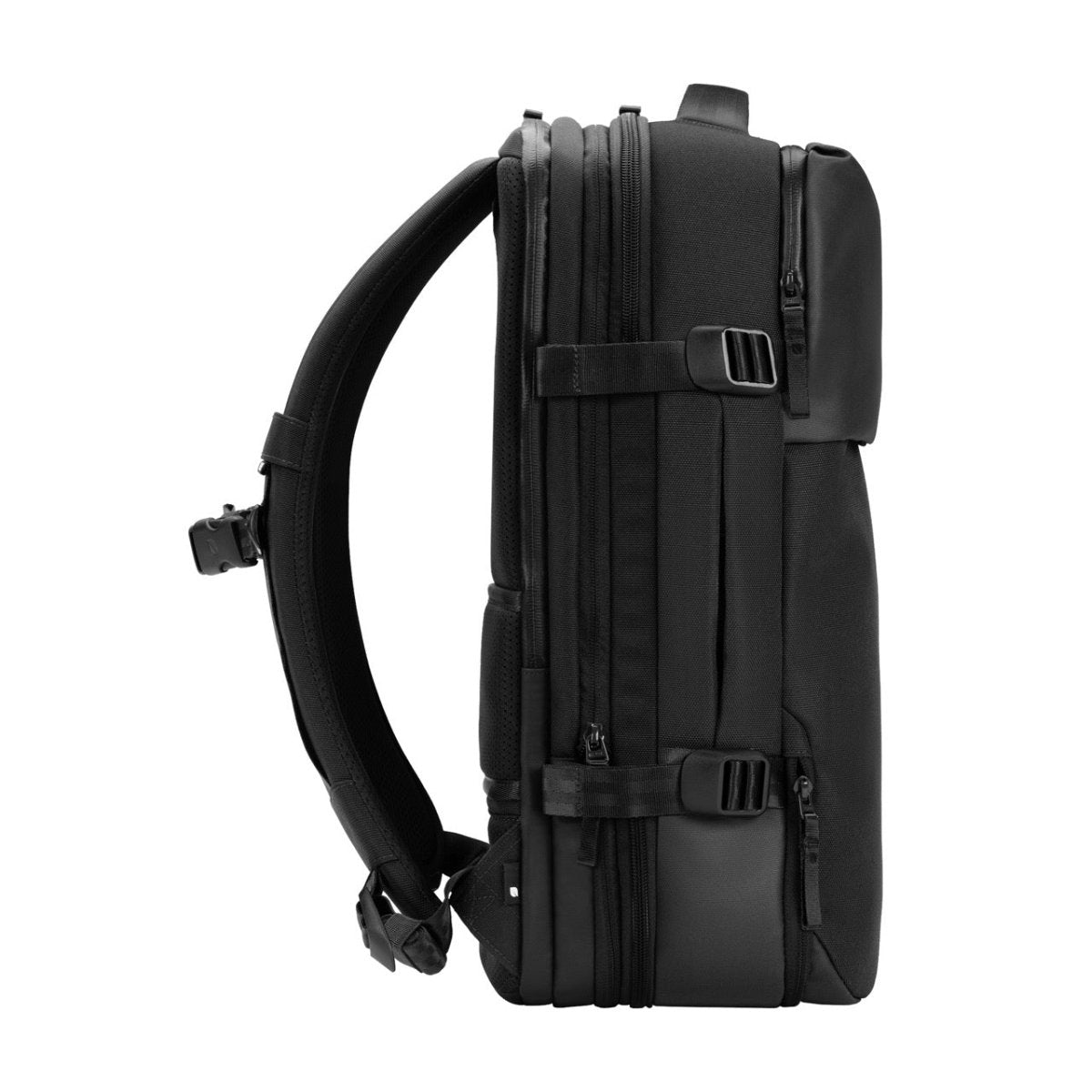 Incase A.R.C. Travel Pack With ReSpun 100% Recycled Polyester 38L - Ante ShopIncaseBag810006543520INCO - 100682 - BLK
