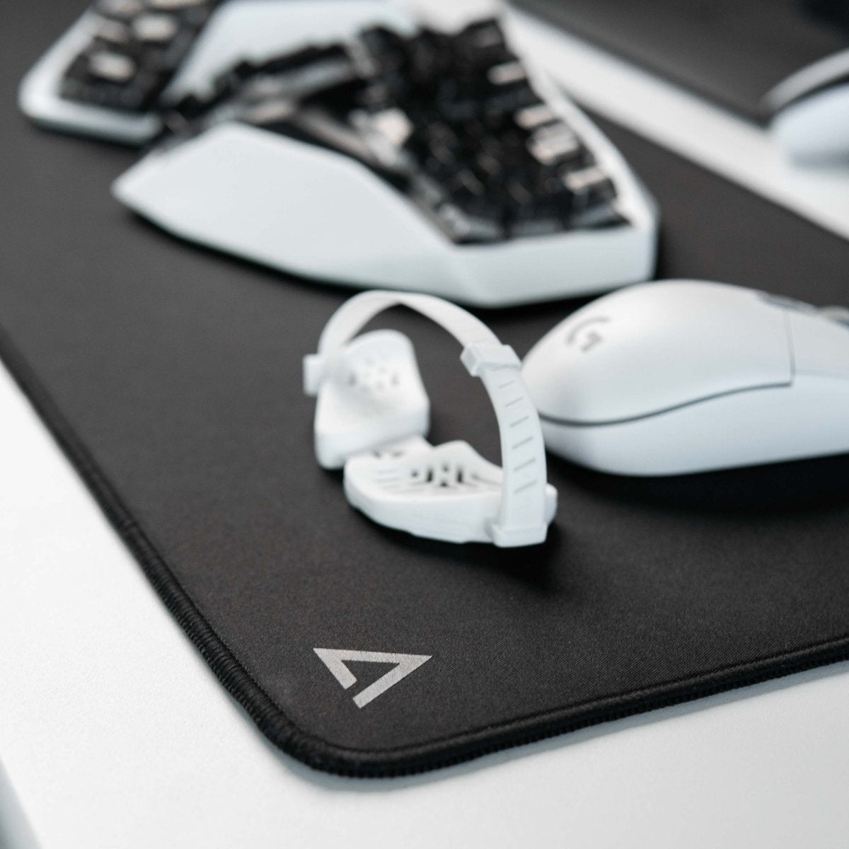 DeltaHub Gaming Desk Mat - Ante ShopDeltahubLaptop accessories3830076063619DH-GDP-L-D