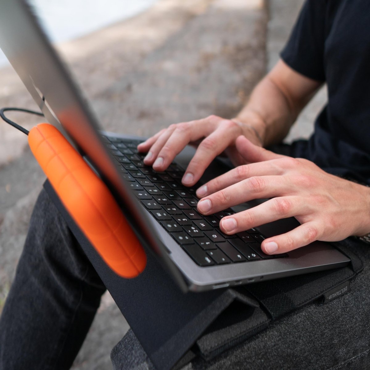 DeltaHub HoldX - Magnetic Mount - Ante ShopDeltahubLaptop accessories3830076060236DH-HX-SL-D