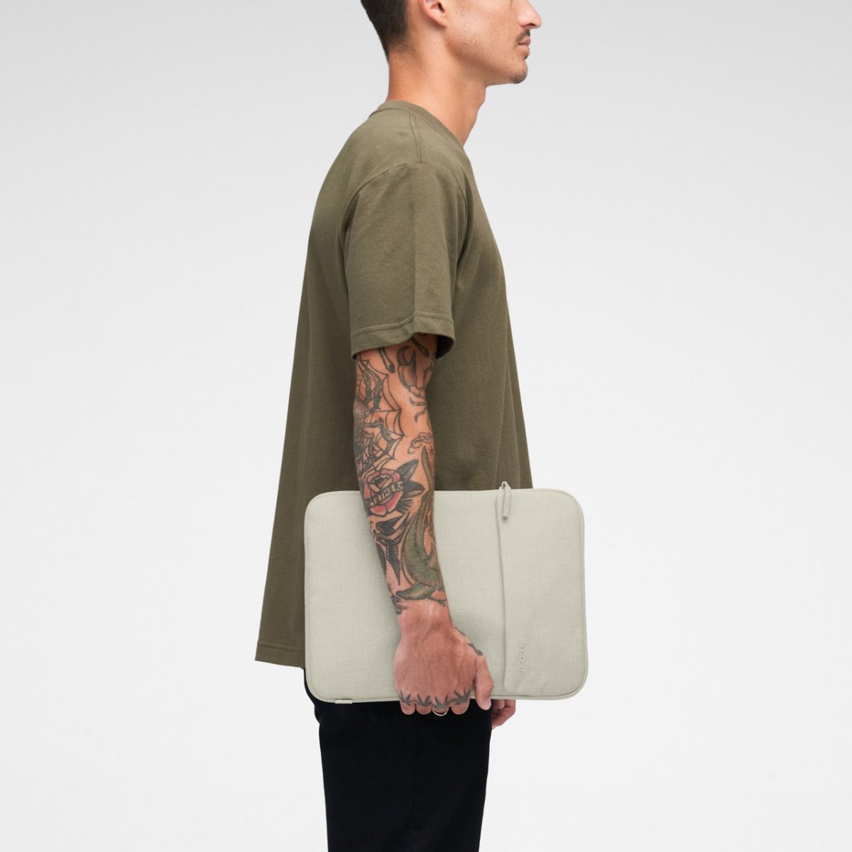 Incase Crosstown Sleeve with Woolenex for 14 - inch Laptop - Ante ShopIncaseLaptop SleeveINCO - 400803 - BLK