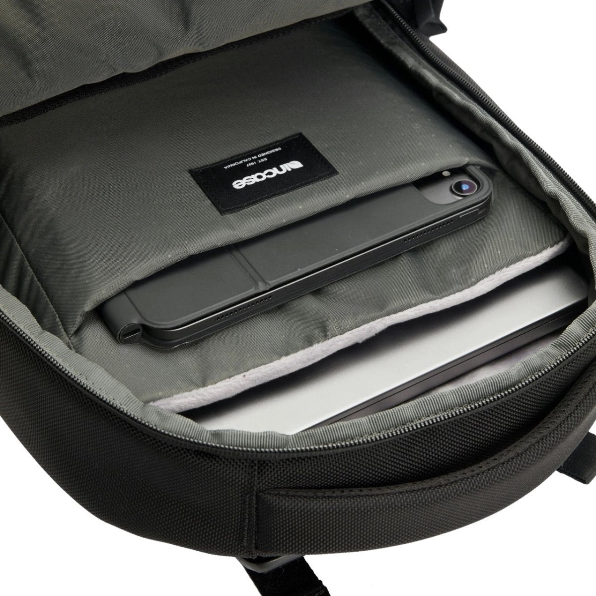 Incase Tracks Backpack with Cordura® 18L - Ante ShopIncaseBag650450264356INCO - 100751 - BLK