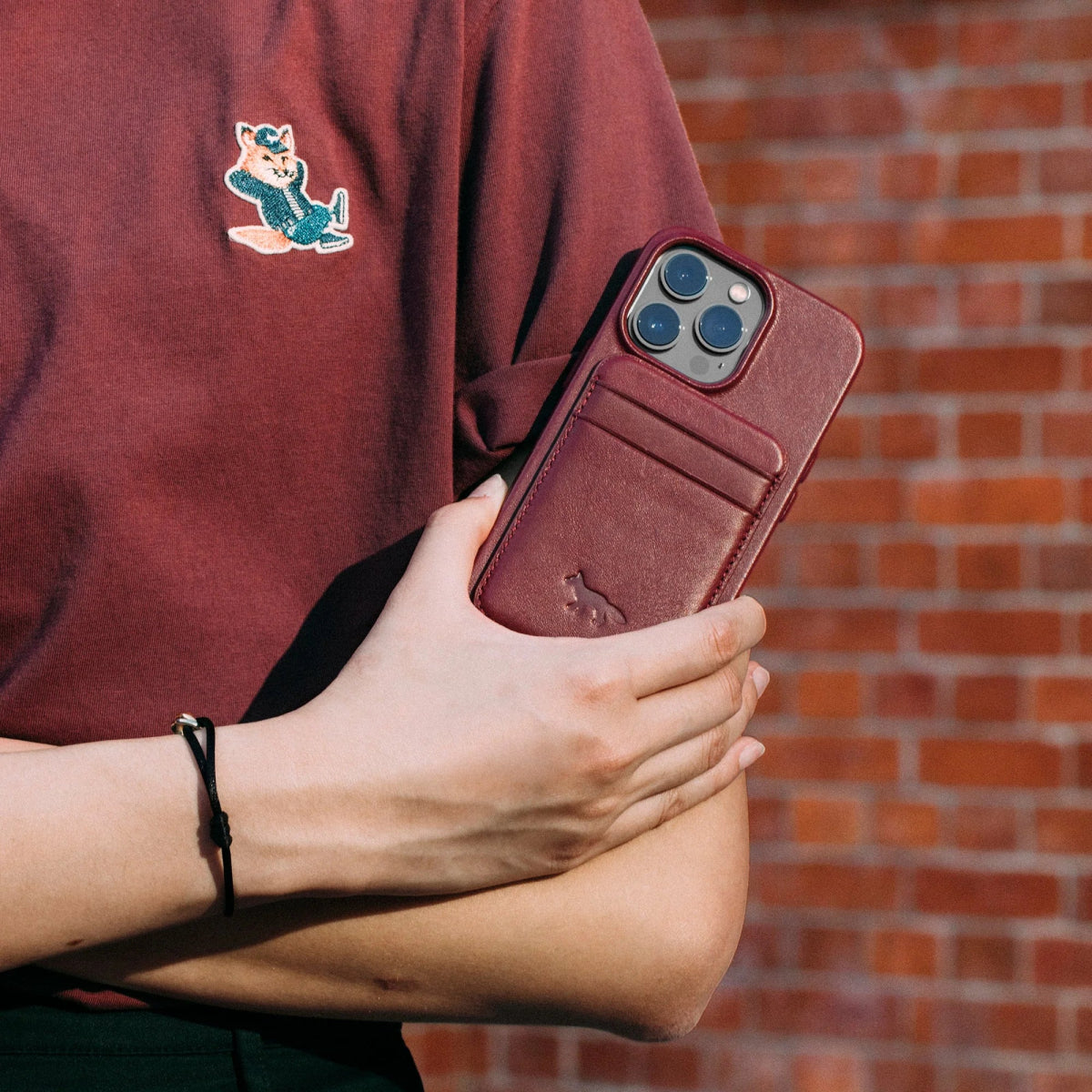 Native Union x Maison Kitsuné Profile Fox Leather Magnetic Card Case for iPhone 14 Pro - Ante ShopNATIVE UNIONTech - cessories846654070972CHLD - WIN - NP22MP - M