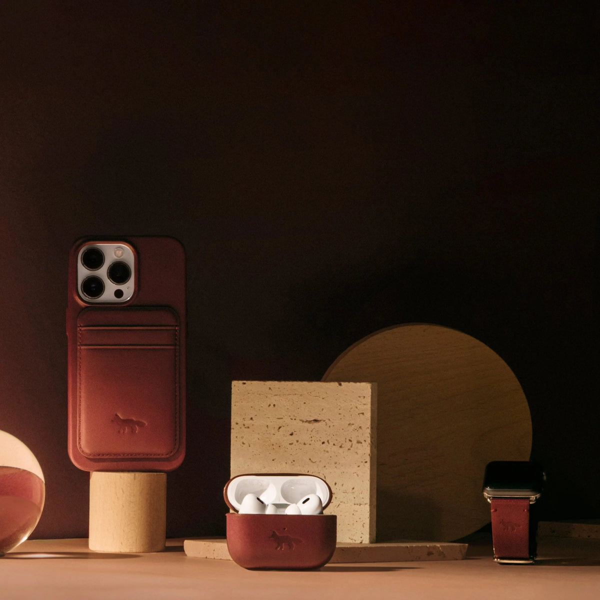 Native Union x Maison Kitsuné Profile Fox Leather Magnetic Card Case for iPhone 14 Pro - Ante ShopNATIVE UNIONTech - cessories846654070972CHLD - WIN - NP22MP - M