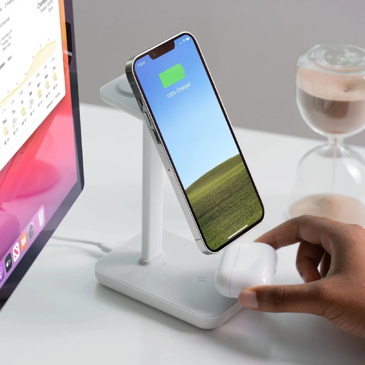Twelve South HiRise 3 | 3 - in - 1 Magnetic Charging Station for iPhone, AirPods and Apple Watch + 5 ft USB - C Cable (black) - Ante ShopTwelve SouthCharging Stand81137002411012 - 2145