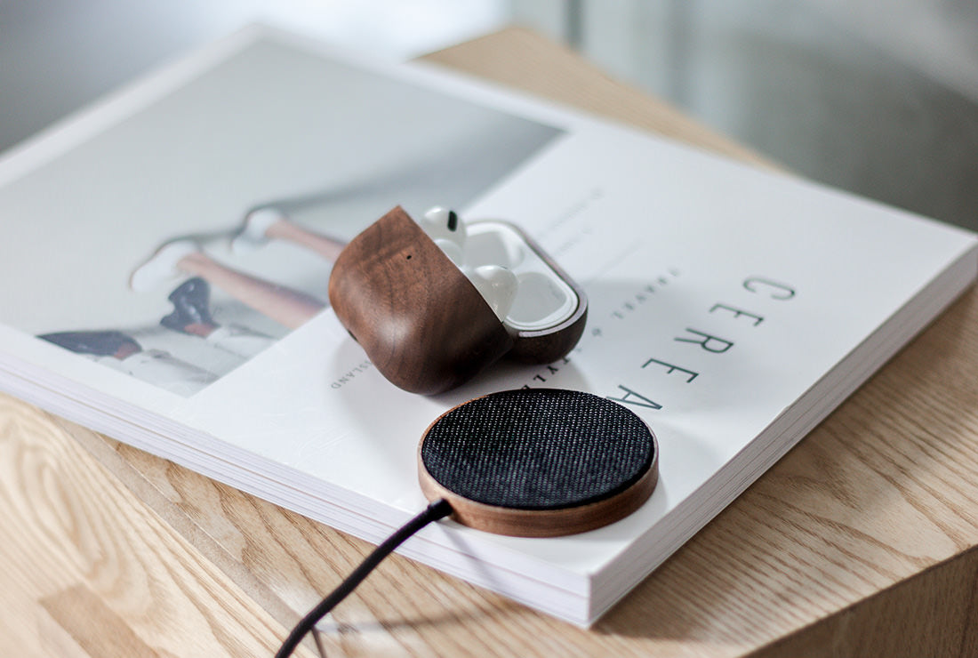 Woodcessories MagPad - Wooden MagSafe Wireless Charger Walnut